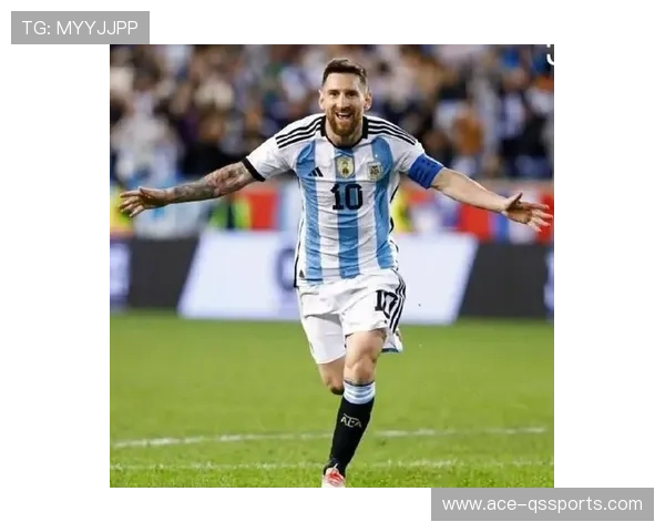 踢足球时吃东西的球星是谁揭秘他如何在比赛中保持能量